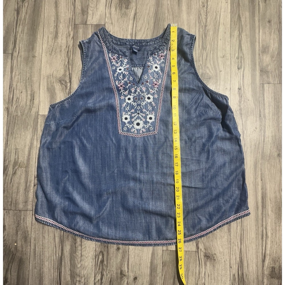 J Jill Denim Chambray‎ Sleeveless Top Women's Size XL Floral Embroidered Boho - Picture 4 of 11